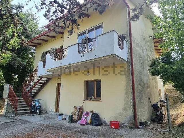 Villetta indipendente in vendita di 194 m² in Via Grande, 49