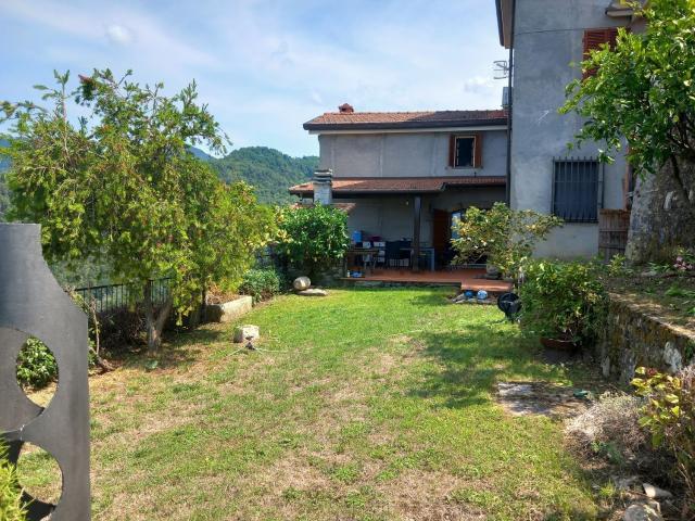 Villetta indipendente in vendita di 194 m² in Via Isola, 10