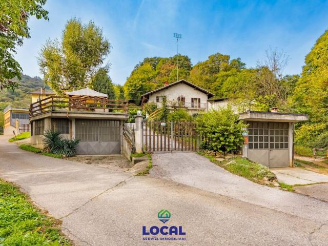 Villetta indipendente in vendita di 194 m² in Via Tetti Ariou, 10