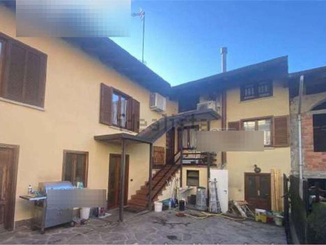 Villetta indipendente in vendita di 194 m² in Via Vergante, 82
