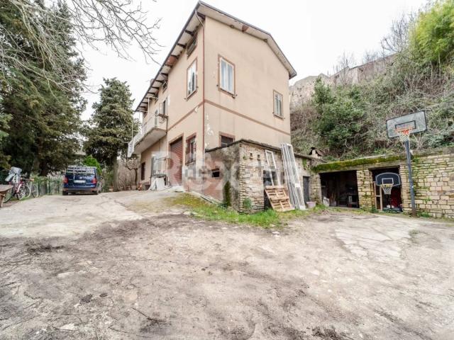 Villetta indipendente in vendita di 194 m² in Contrada Le Grazie