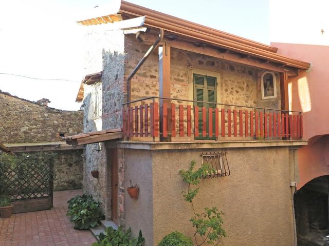 Villetta indipendente in vendita di 195 m² in Via Gragnana, 23