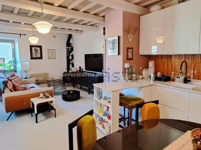 Villetta indipendente in vendita di 195 m² in Via delle Mura