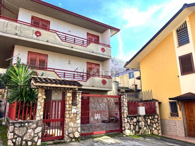 Villetta indipendente in vendita di 195 m² in Via Pasquale Roberto, 87