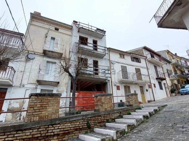 Villetta indipendente in vendita di 195 m² in Via Publio Ovidio Nasone