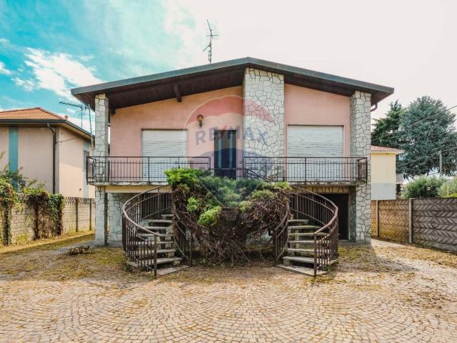 Villetta indipendente in vendita di 195 m² in Via Q. Sella, 49