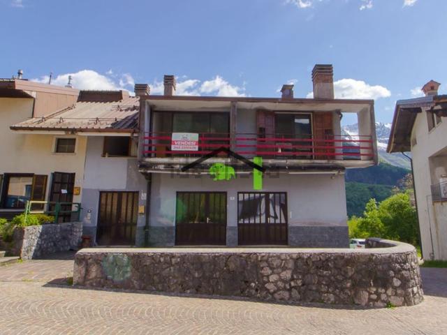 Villetta indipendente in vendita di 195 m² in Via Roma, 5