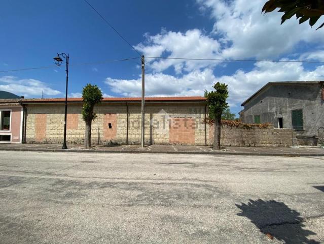 Villetta indipendente in vendita di 195 m² in Via Rettifilo, 58