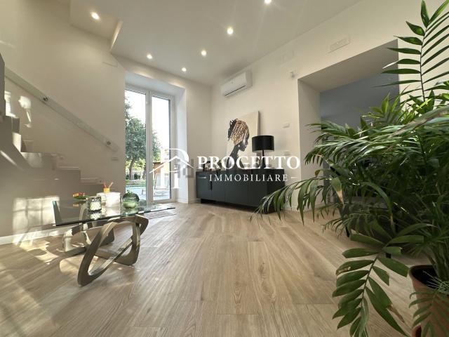 Villetta indipendente in vendita di 195 m² in Via Ten. Politano
