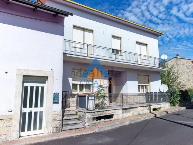 Villetta indipendente in vendita di 195 m² in Via Trieste