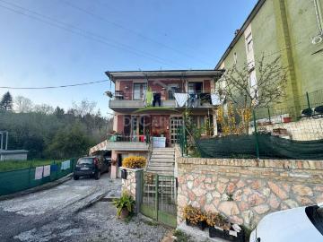 Villetta indipendente in vendita di 195 m² in Via Valle Fiorana