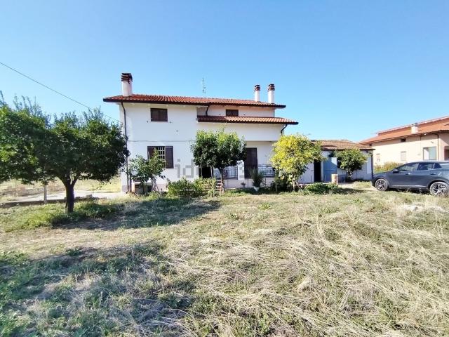 Villetta indipendente in vendita di 195 m² in Contrada Verdugia, 65