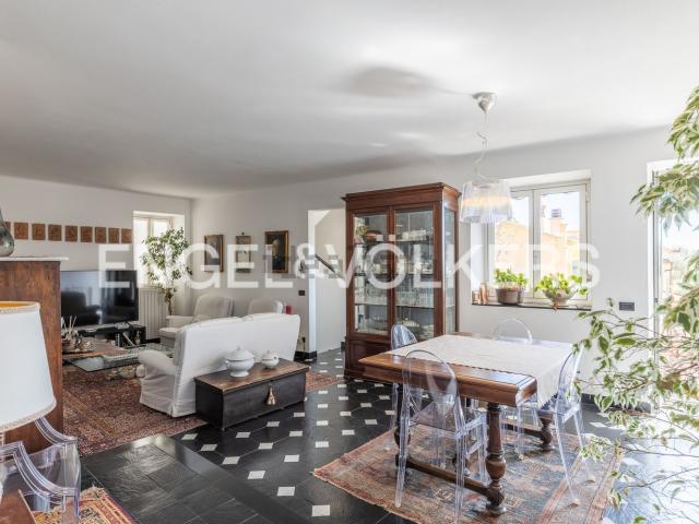 Villetta indipendente in vendita di 196 m² in Via della Fontana