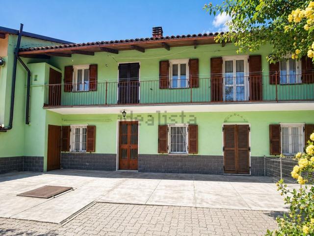 Villetta indipendente in vendita di 196 m² in Via Oscar Milano