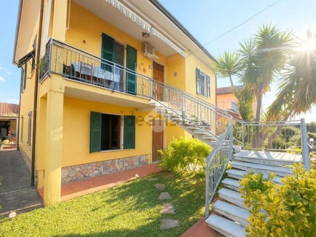 Villetta indipendente in vendita di 196 m² in Via Mario Giannini, 15