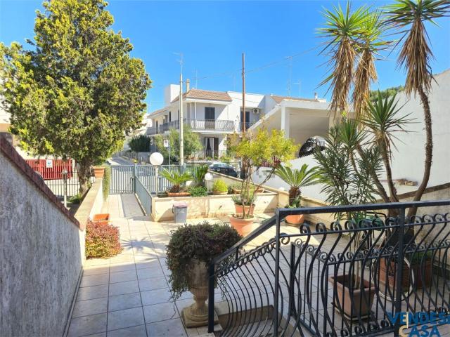 Villetta indipendente in vendita di 196 m² in Via San Quasimodo, 31