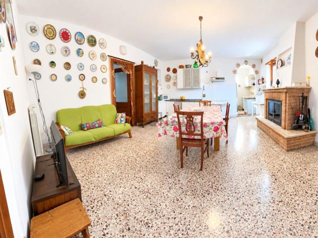Villetta indipendente in vendita di 196 m² in Contrada La Fossa