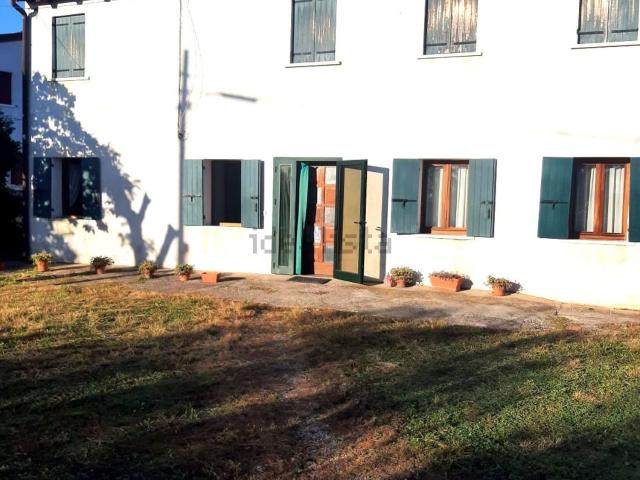 Villetta indipendente in vendita di 197 m² in Via Nazionale, 37