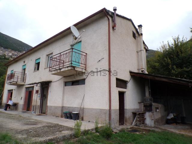 Villetta indipendente in vendita di 197 m² in Via Sant&apos Angelo, 8