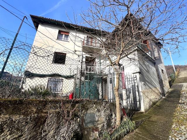 Villetta indipendente in vendita di 197 m² in Via Santella