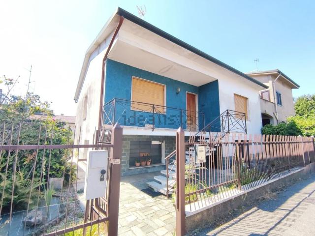 Villetta indipendente in vendita di 197 m² in Via Taranto, 4
