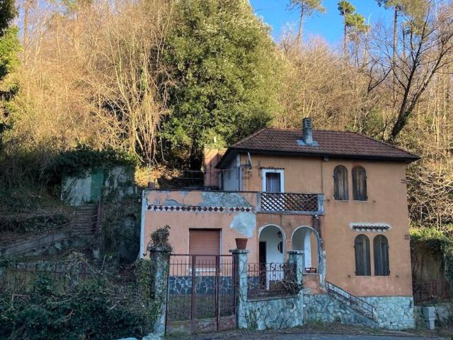 Villetta indipendente in vendita di 197 m² in Frazione san bernardo