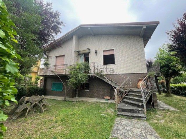 Villetta indipendente in vendita di 197 m² in Strada Santa Margherita