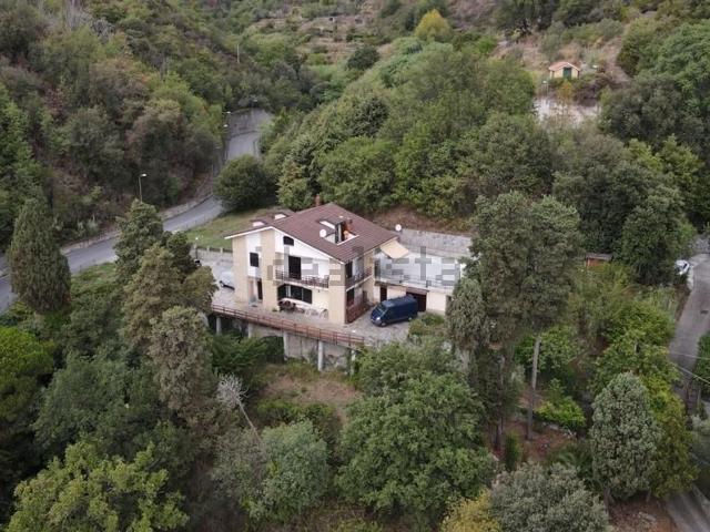 Villetta indipendente in vendita di 198 m²