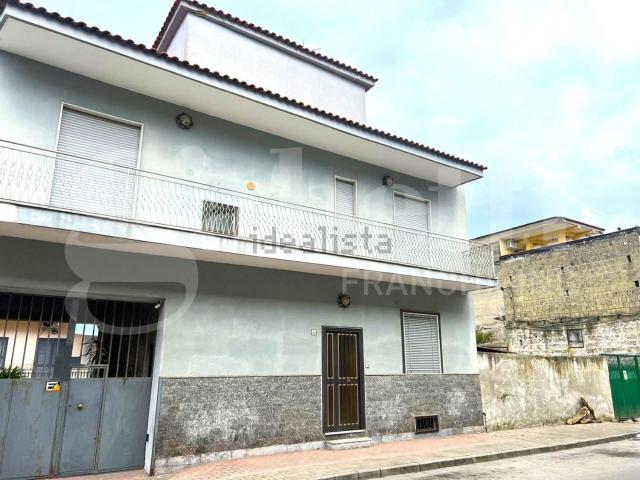 Villetta indipendente in vendita di 198 m² in Via Capitano Pasquale Silvestro, 42