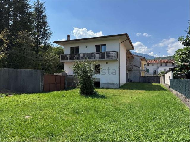 Villetta indipendente in vendita di 198 m² in Via A. Diaz, 17