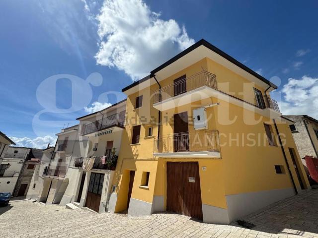 Villetta indipendente in vendita di 198 m² in Via Gabriele Cittadino