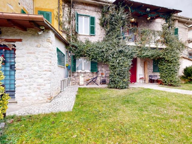 Villetta indipendente in vendita di 198 m² in Via della Valle, 15
