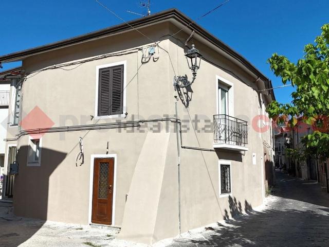 Villetta indipendente in vendita di 198 m² in Via M. R. Imbriani, 13