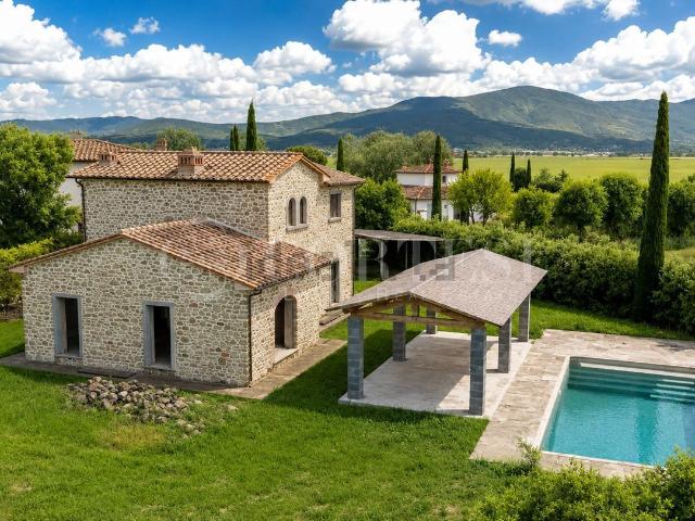 Villetta indipendente in vendita di 198 m² in Via Passerini