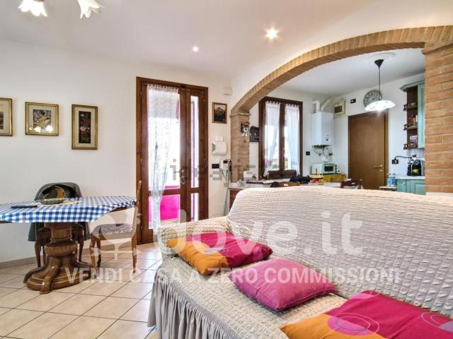 Villetta indipendente in vendita di 198 m² in Via Rosseglina, 9