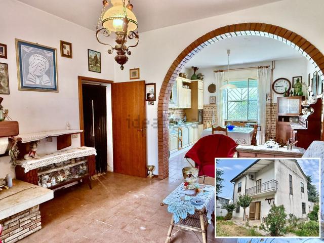 Villetta indipendente in vendita di 199 m² in Via Borse, 101