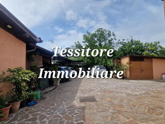 Villetta indipendente in vendita di 199 m² in Via Soleluna
