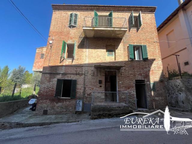 Villetta indipendente in vendita di 199 m² in Via T.C. Fioretti