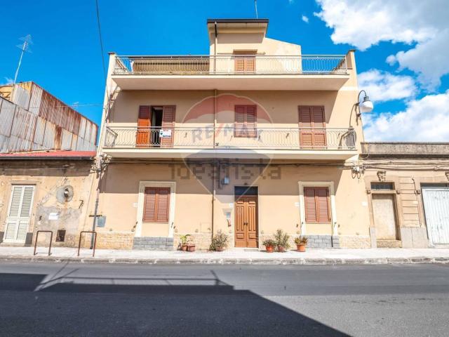 Villetta indipendente in vendita di 199 m² in Via Vittorio Veneto, 357