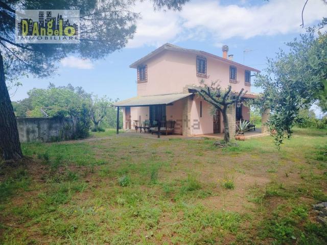 Villetta indipendente in vendita di 200 m²