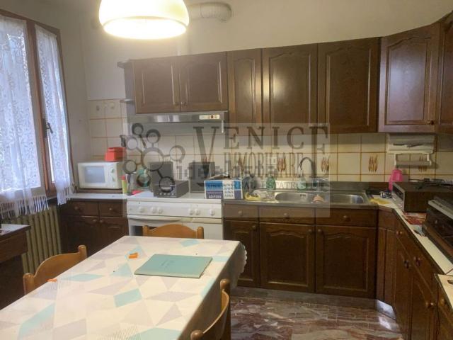 Villetta indipendente in vendita di 200 m² in Via C. Battisti
