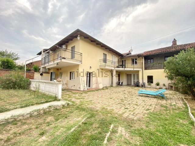 Villetta indipendente in vendita di 200 m² in Via C. Colombo, 3