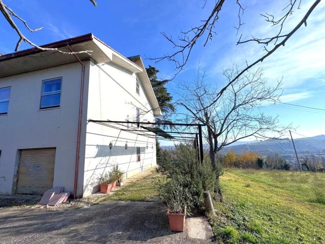 Villetta indipendente in vendita di 200 m² in Via Consolazione, 28