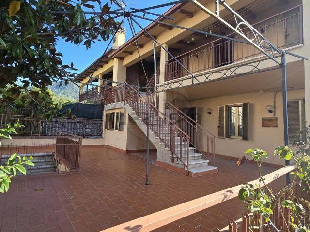 Villetta indipendente in vendita di 200 m² in Via Campitello, 39