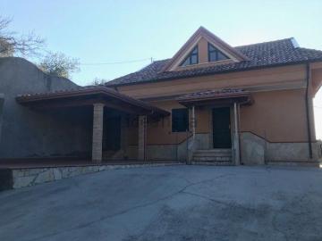 Villetta indipendente in vendita di 200 m² in Via Cappuccini, 2