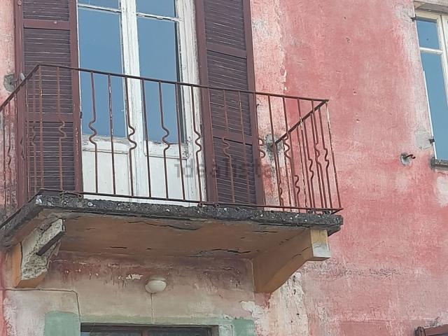 Villetta indipendente in vendita di 200 m² in Via Carezzano