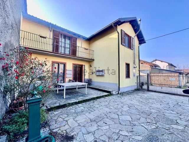 Villetta indipendente in vendita di 200 m² in Via Cascinotti Maggiori