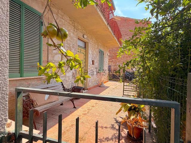Villetta indipendente in vendita di 200 m² in Via Castagni, 9