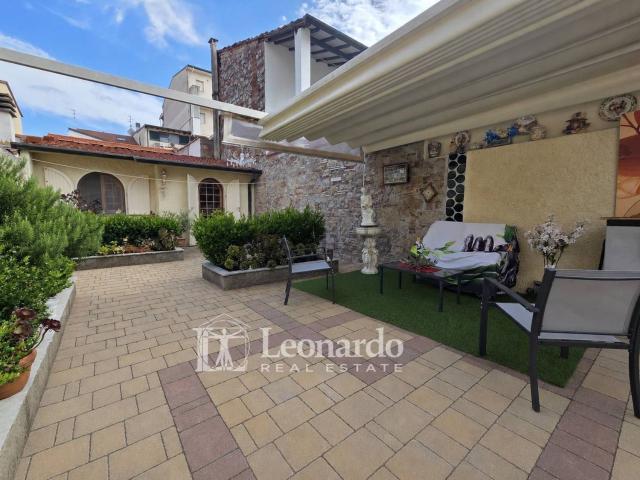 Villetta indipendente in vendita di 200 m² in Via Antonio Fratti