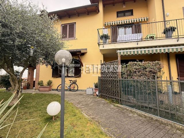 Villetta indipendente in vendita di 200 m² in Via Aosta